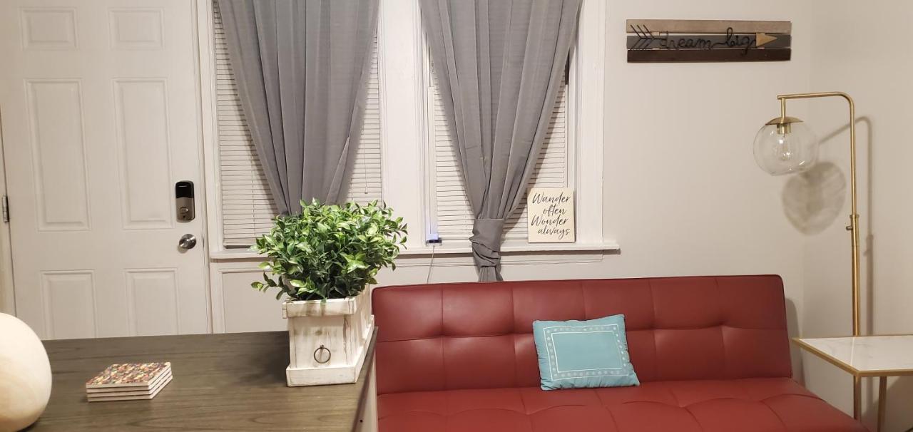 Cozy 1 Bedroom, 1 Min From Irving Park Blue Line, Free Parking Chicago Exterior photo