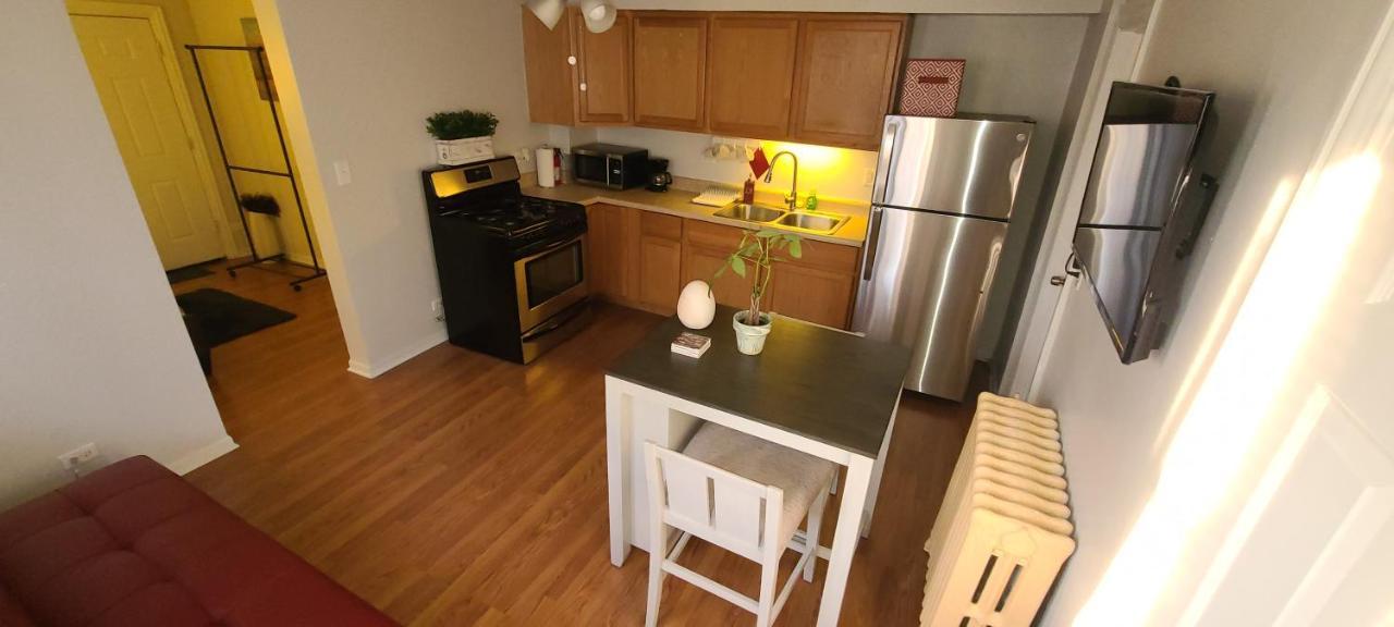 Cozy 1 Bedroom, 1 Min From Irving Park Blue Line, Free Parking Chicago Exterior photo