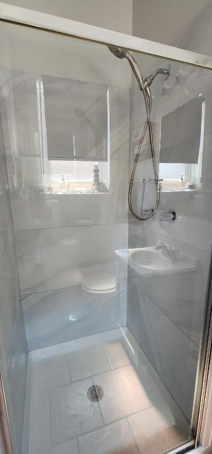 Cozy 1 Bedroom, 1 Min From Irving Park Blue Line, Free Parking Chicago Exterior photo